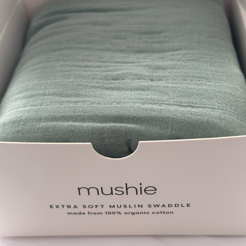 Mushie Extra Soft Muslin Swaddle - Green